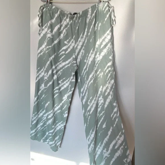 Forever 21 Sage Green Tie-Dye Linen Blend Wide Leg Pants Size Large 7/8 length - Picture 2 of 6
